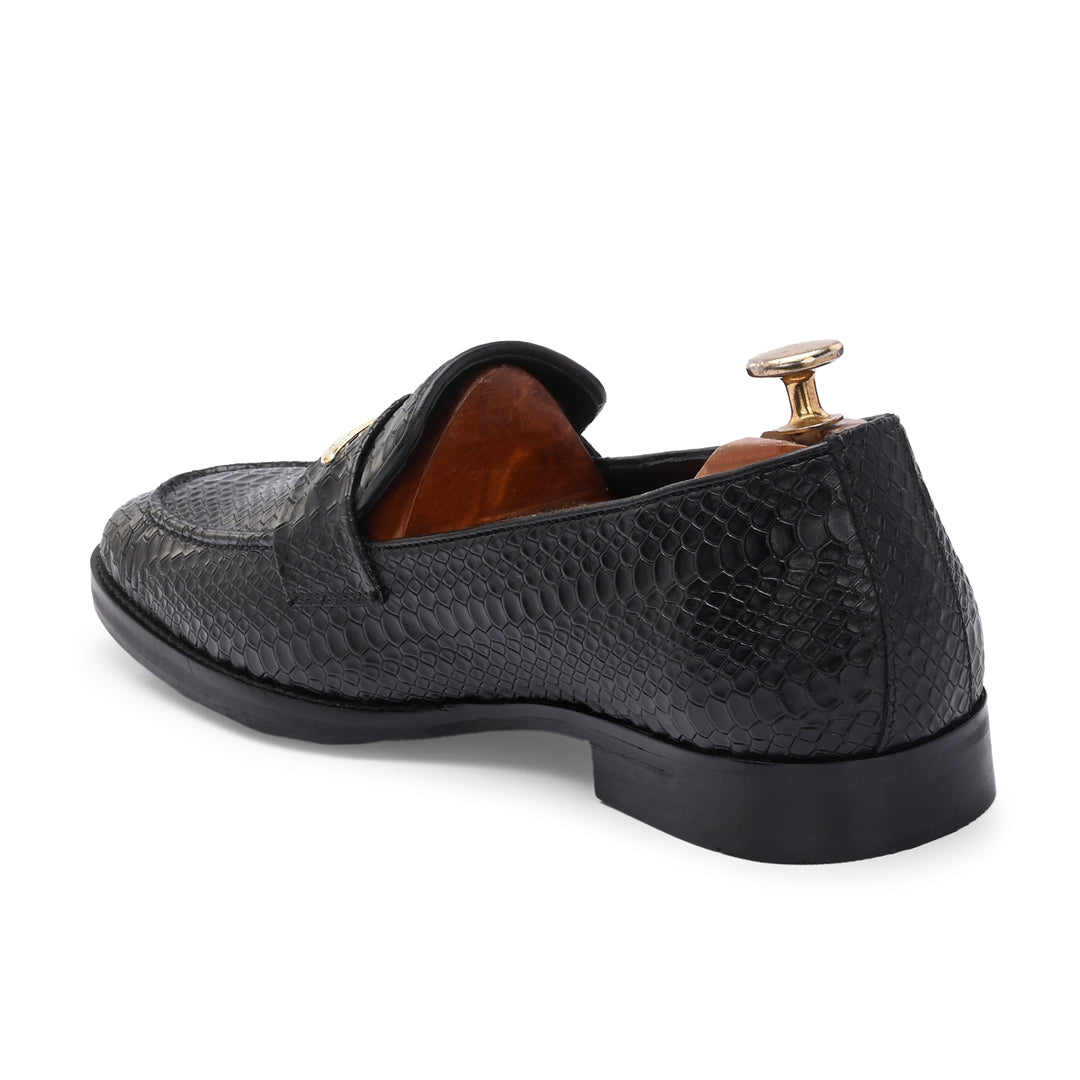 NADE THE BLACK SLIP ON