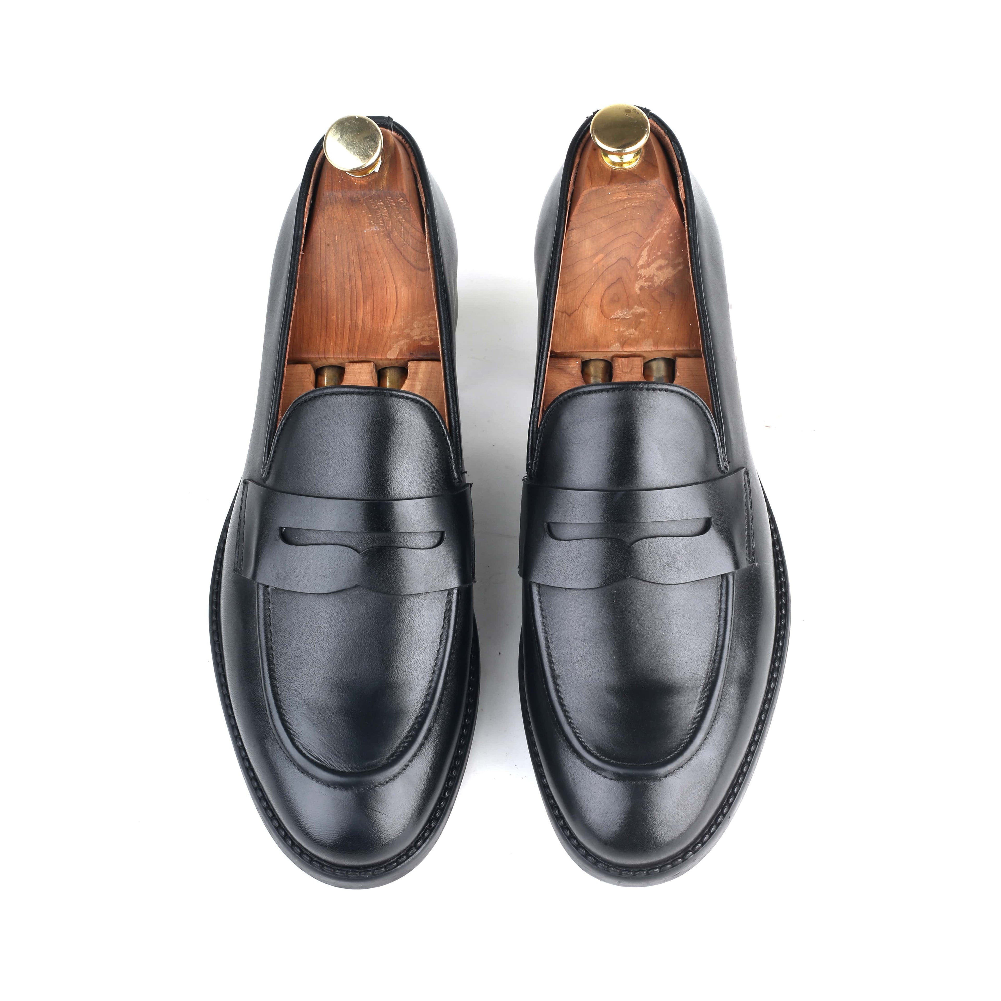 Buy Black Slip On Shoe For Men Online | Ivrah