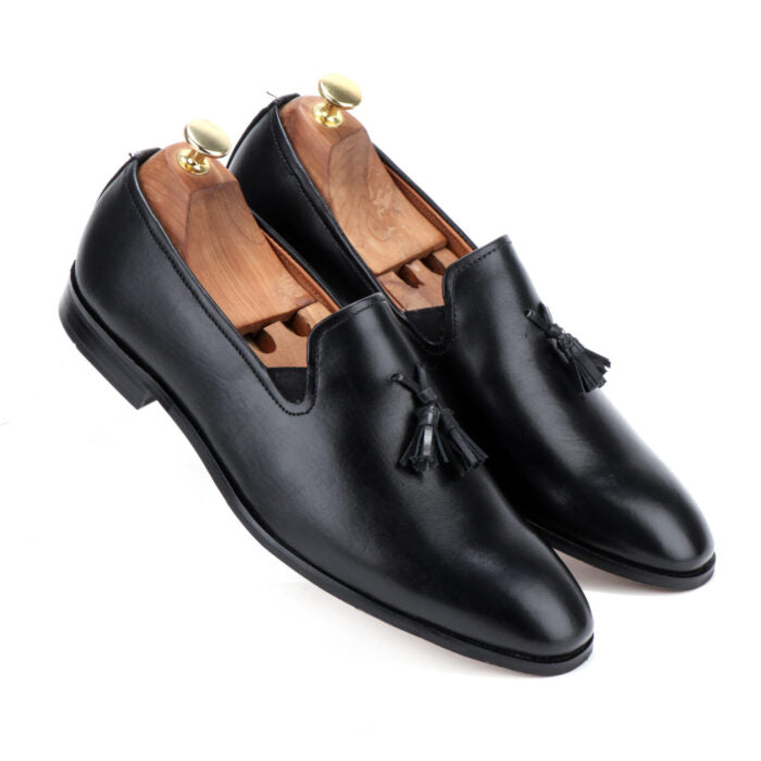 Luise The Black Leather Moccasin With Tassels