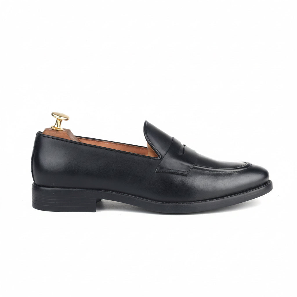Loake The Black Slip-on | Ivrah